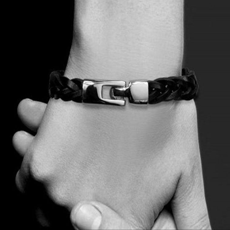 Vintage Hand-Woven – Le Bracelet Cuir Tressé à l’Âme Authentique