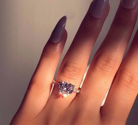 Heart-Shaped Ring – Love at your fingertips
