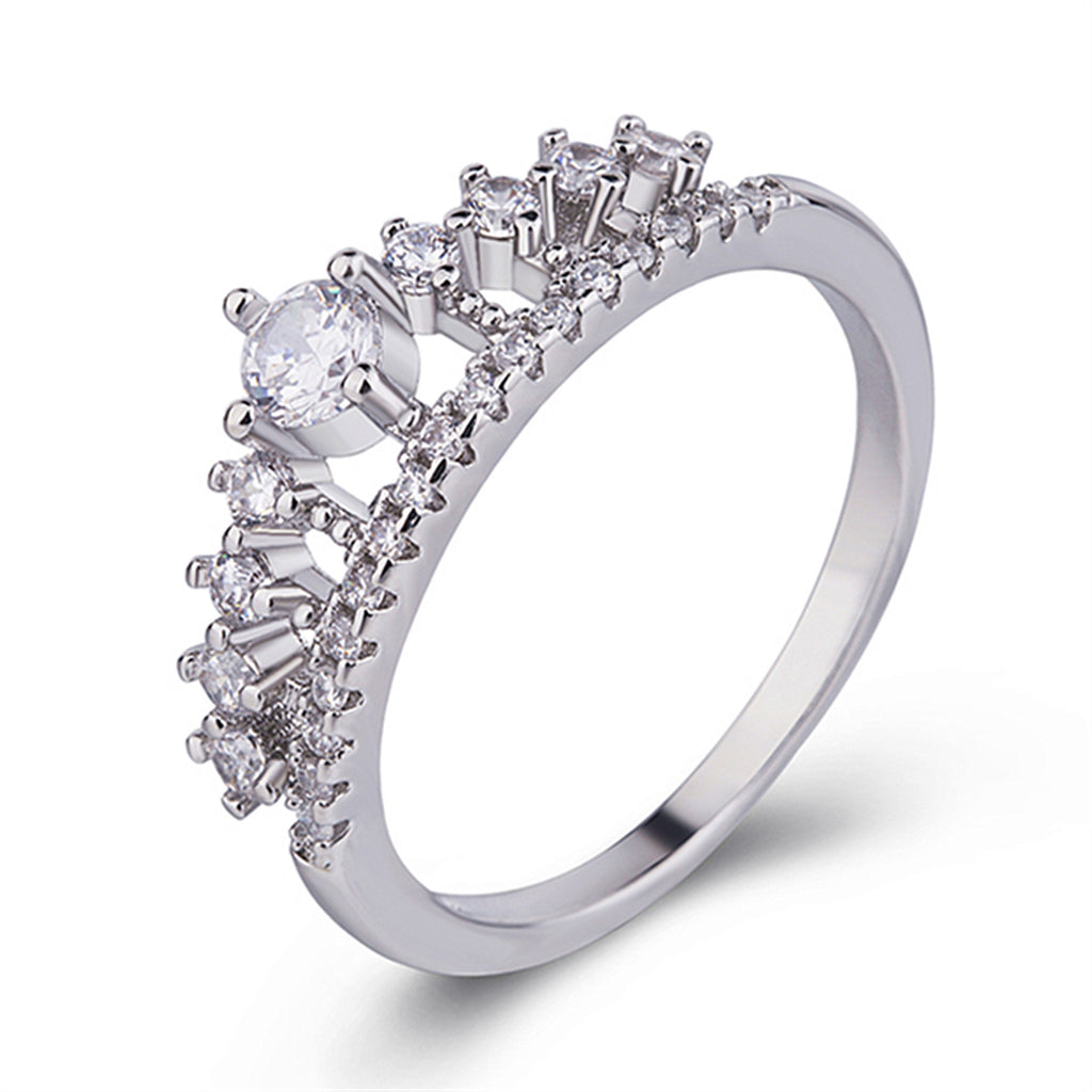 Anillo de corona microengastada: elegancia real a tu alcance