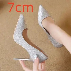 Silver Heels – Sparkly Pumps for a Chic &amp; Glam Look