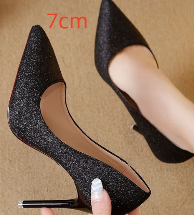 Silver Heels – Sparkly Pumps for a Chic &amp; Glam Look