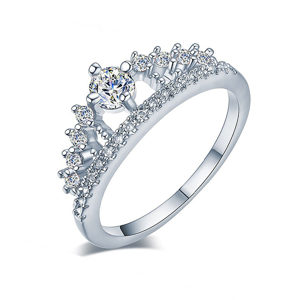 Anillo de corona microengastada: elegancia real a tu alcance