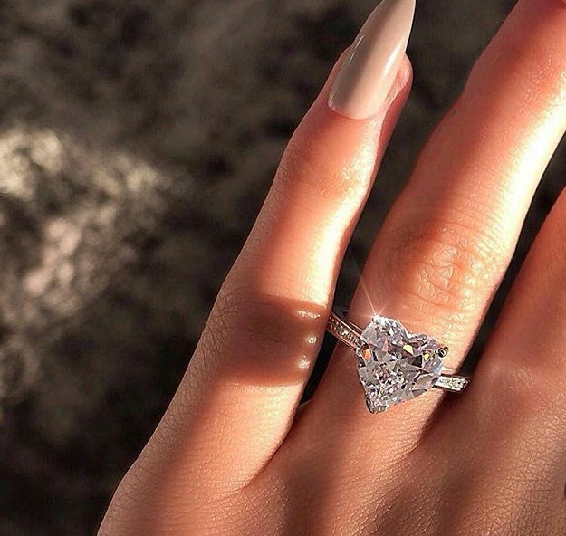 Heart-Shaped Ring – Love at your fingertips