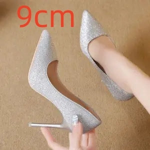 Silver Heels – Sparkly Pumps for a Chic &amp; Glam Look