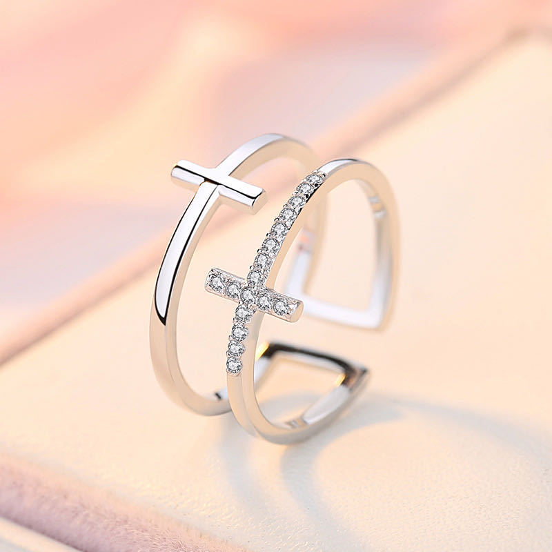 Double Cross – Minimalist elegance with a double symbol